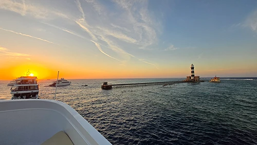 Sonnenuntergang auf einer Tauchsafari im Roten Meer